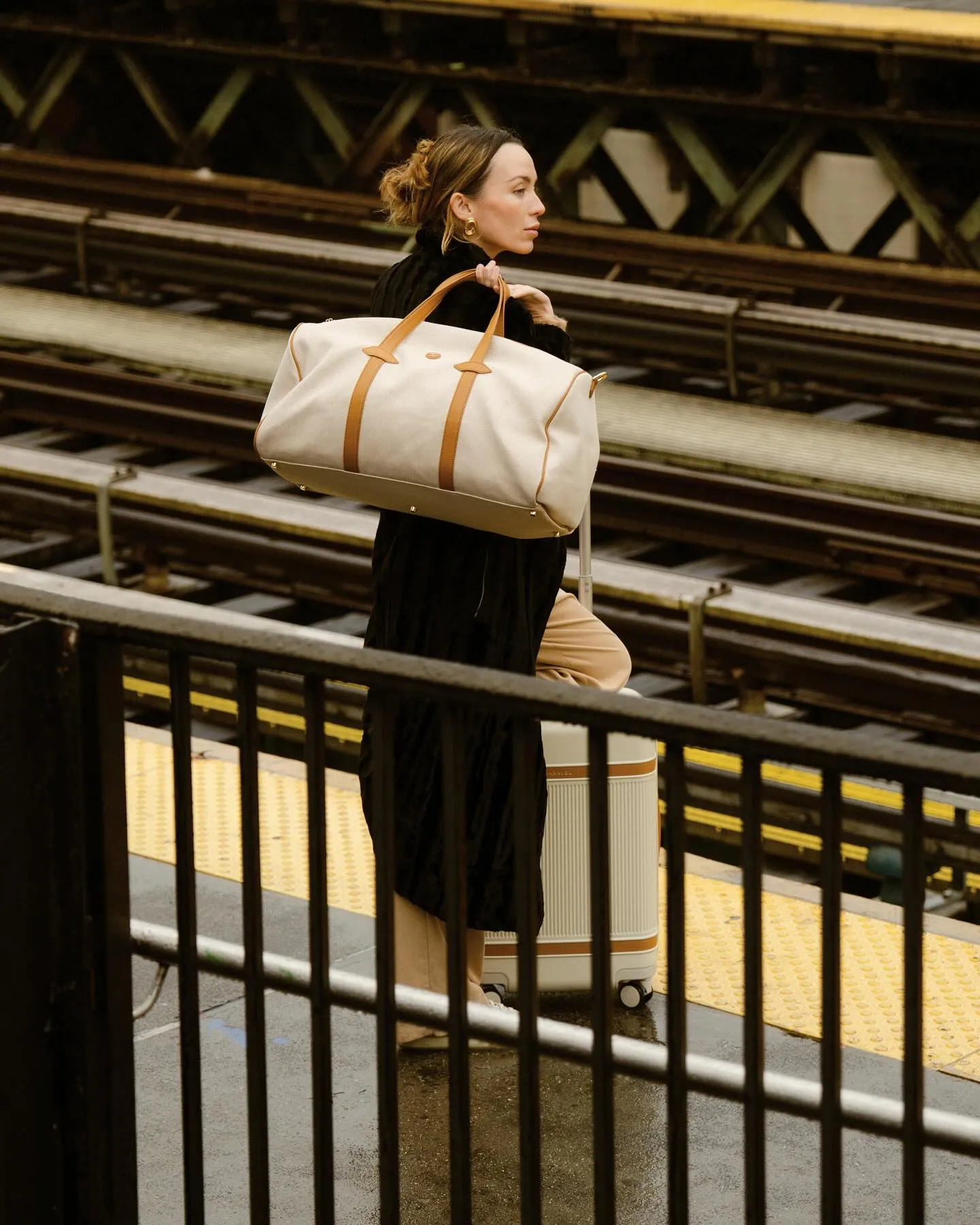 Paravel sustainable bags